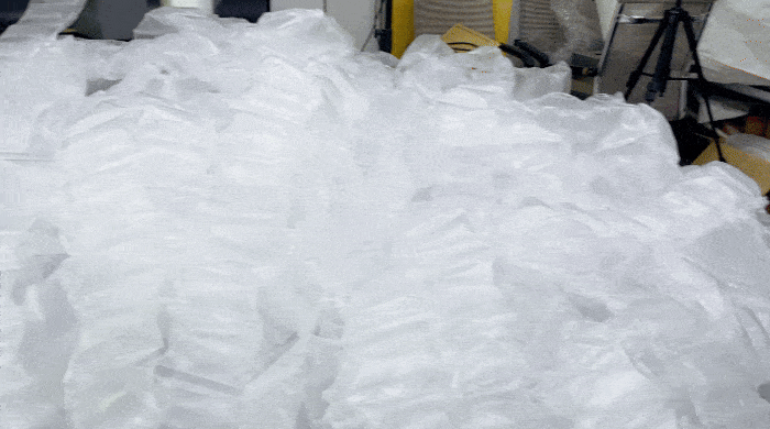 The volume of one roll air pillow packaging